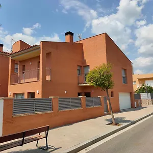 Amplio Con Jardín Y Zona Barbacoa. Сasa de vacaciones Reus